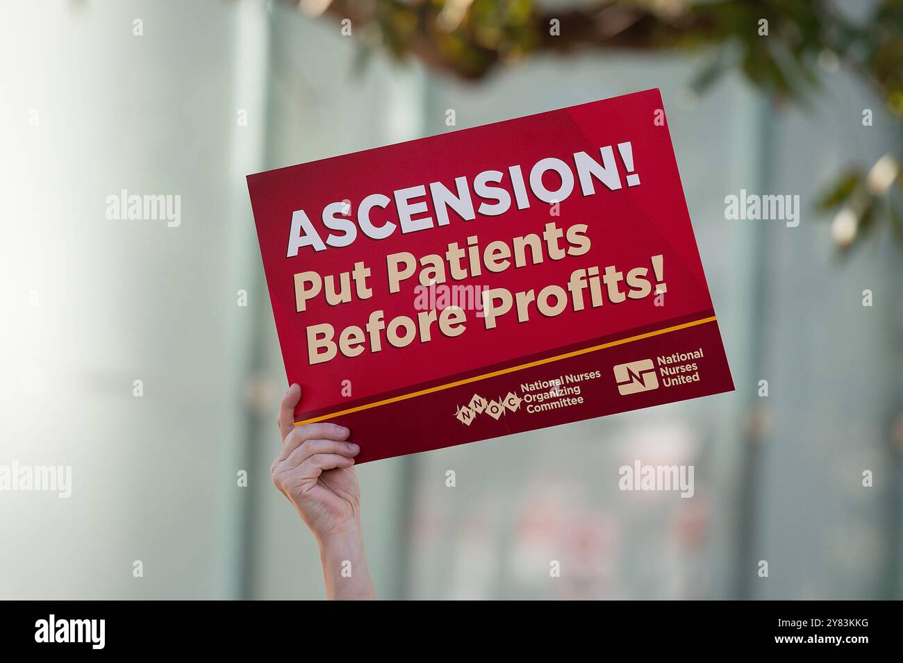 2 octobre 2024 : les infirmières autorisées du centre médical Ascension Seton mènent un rassemblement pour la sécurité des patients et dénoncent la pénurie chronique de personnel. Austin, Texas. Mario Cantu/CSM Banque D'Images