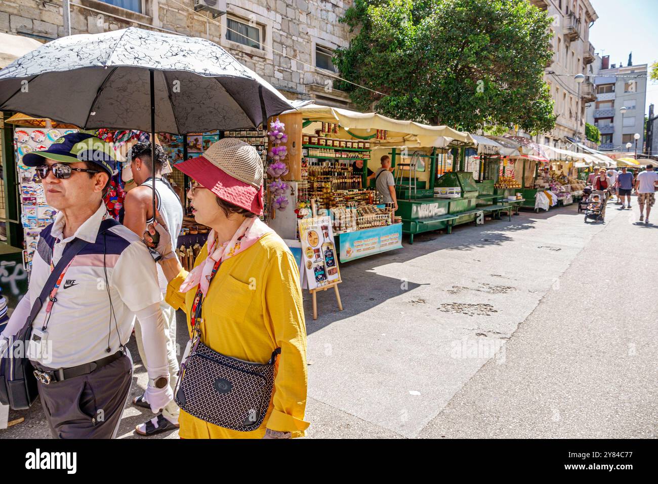 Split Croatie, vieille ville, couple asiatique de femme homme, visite explorant, Croatie Europe UE, voyage de visiteurs voyage touristique tourisme monuments, Banque D'Images