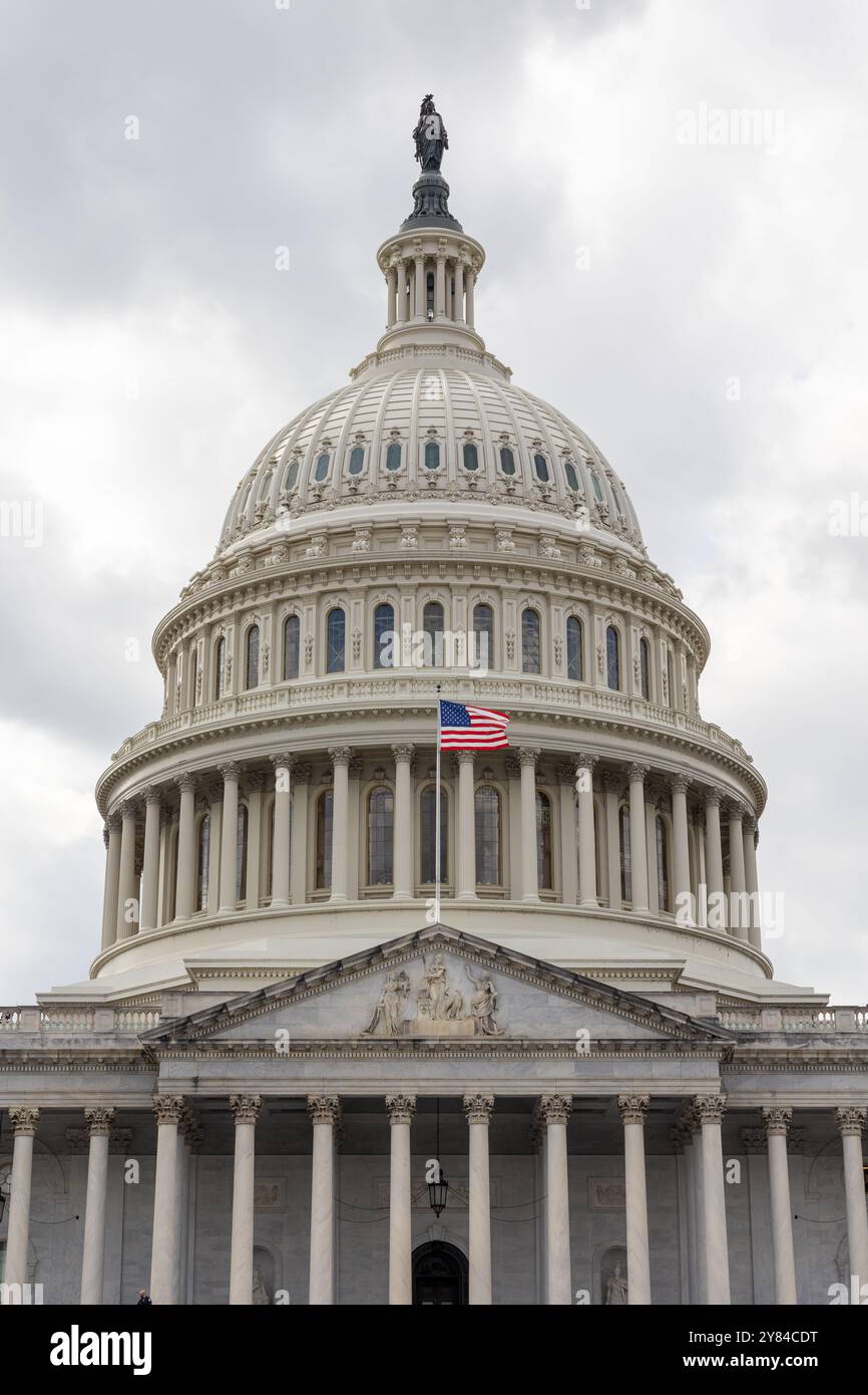 Le Capitole des États-Unis sous un ciel nuageux Banque D'Images