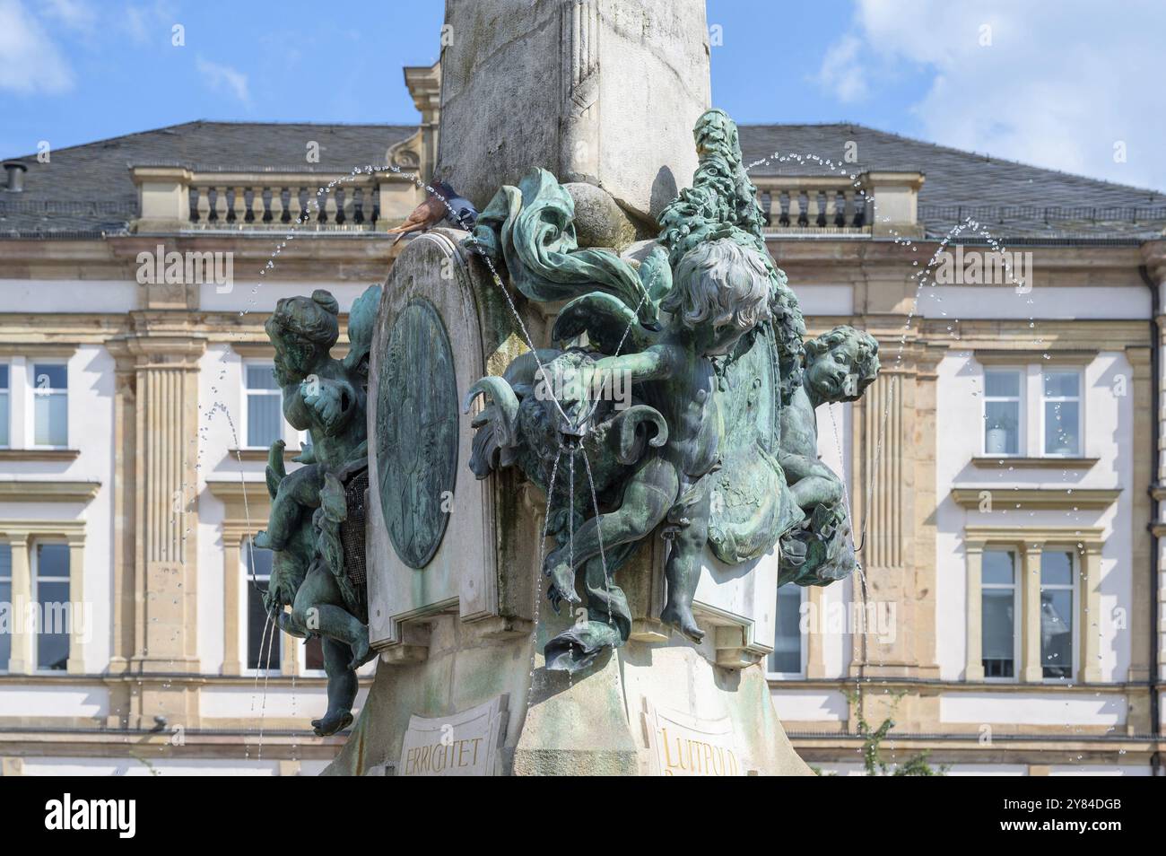 Figures de la fontaine de Luitpold, érigée en 1899, place du marché, Kulmbach, haute-Franconie, Bavière, Allemagne, Europe Banque D'Images