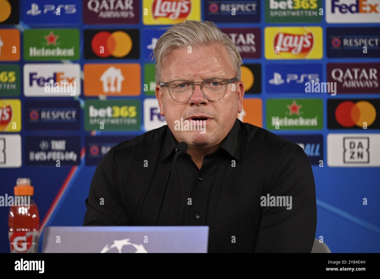 Conférence de presse, PK, entraîneur Lars Friis AC Sparta Praha, Prague, Ligue des Champions, sponsors, logo, MHPArena, MHP Arena Stuttgart, Bade-Wuerttemberg, G. Banque D'Images