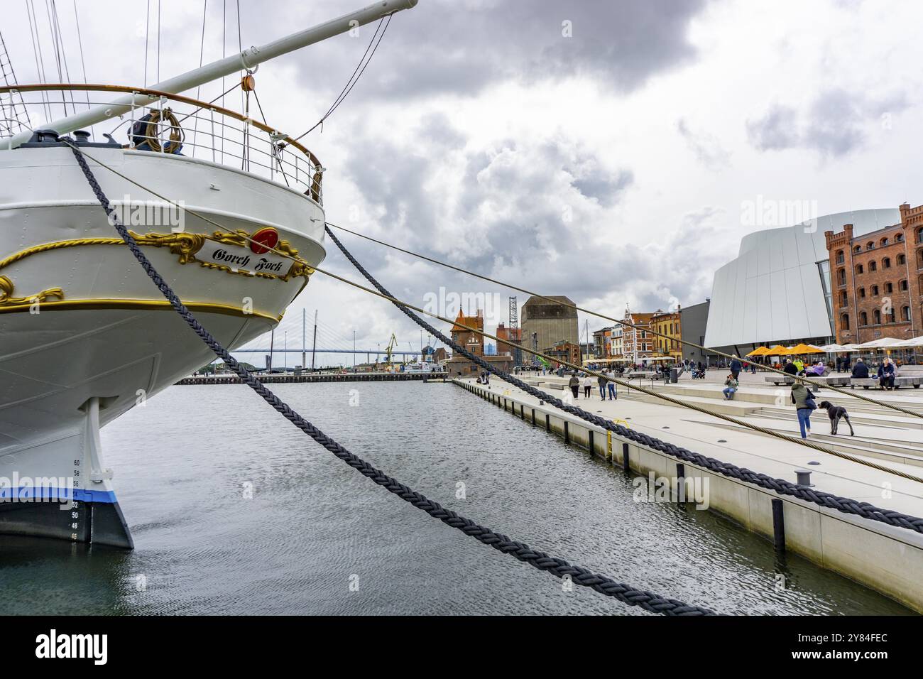 L'ancien voilier Gorch Fock I, dans le port de la ville hanséatique et site du patrimoine mondial de l'UNESCO, Stralsund, aujourd'hui un navire-musée, Meckl Banque D'Images