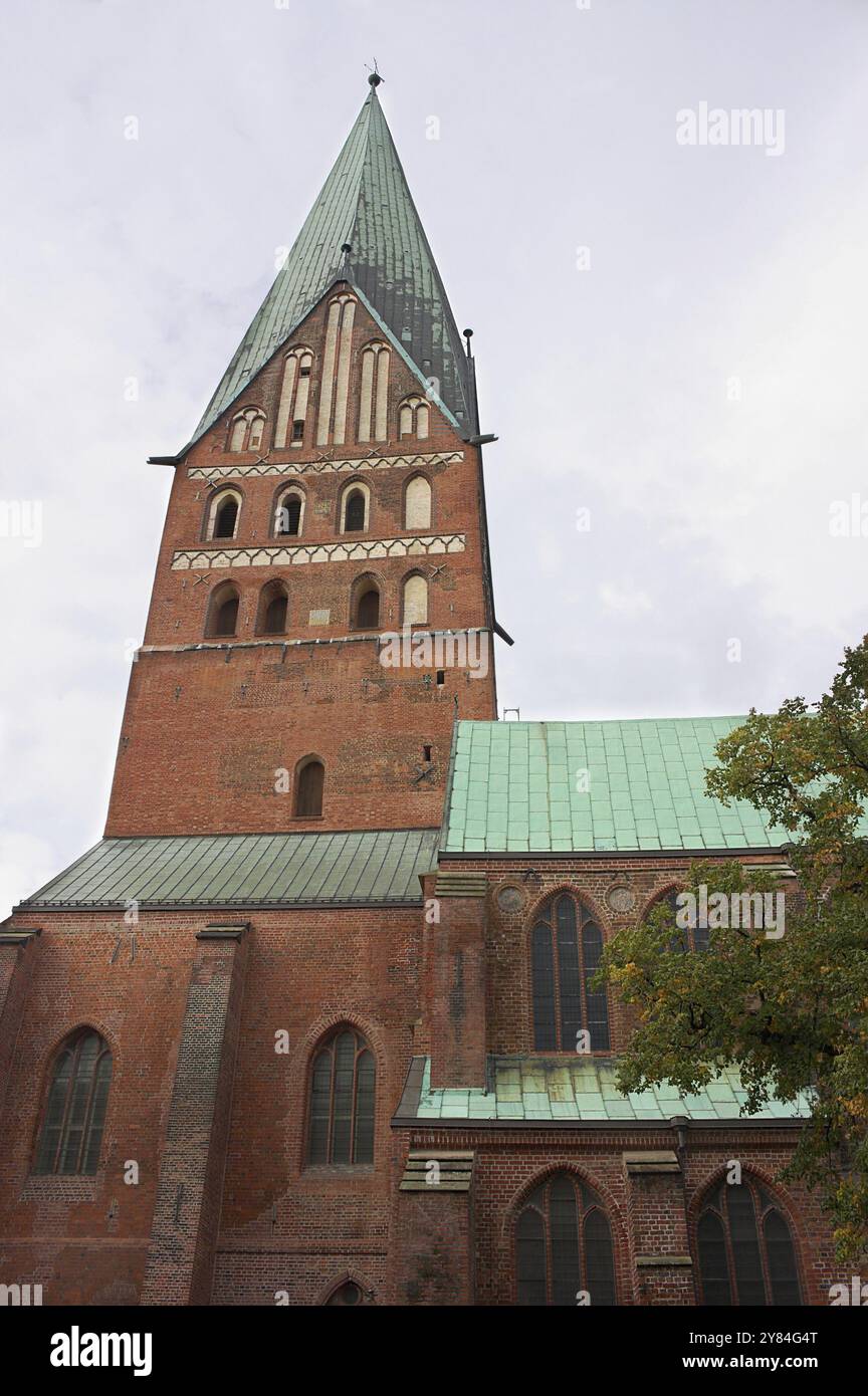 Johanniskirche est une église-hall à cinq nefs du XIVe siècle et est l'un des plus beaux exemples de l'architecte gothique en briques nord-allemand Banque D'Images