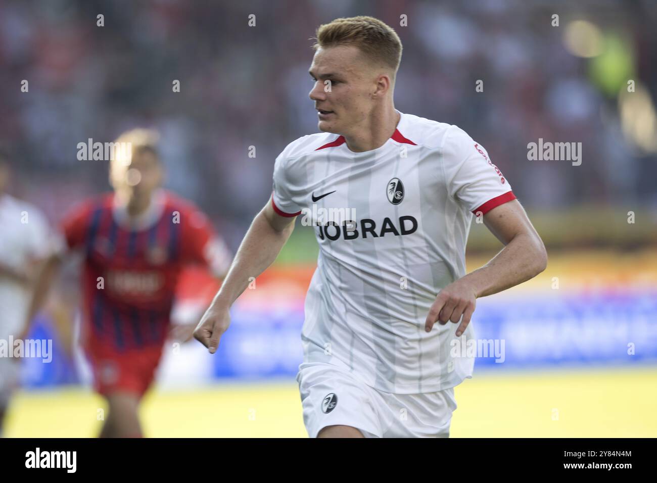 Match de football, Philipp LIENHART SC Freiburg sur la course, stade de football Voith-Arena, Heidenheim Banque D'Images