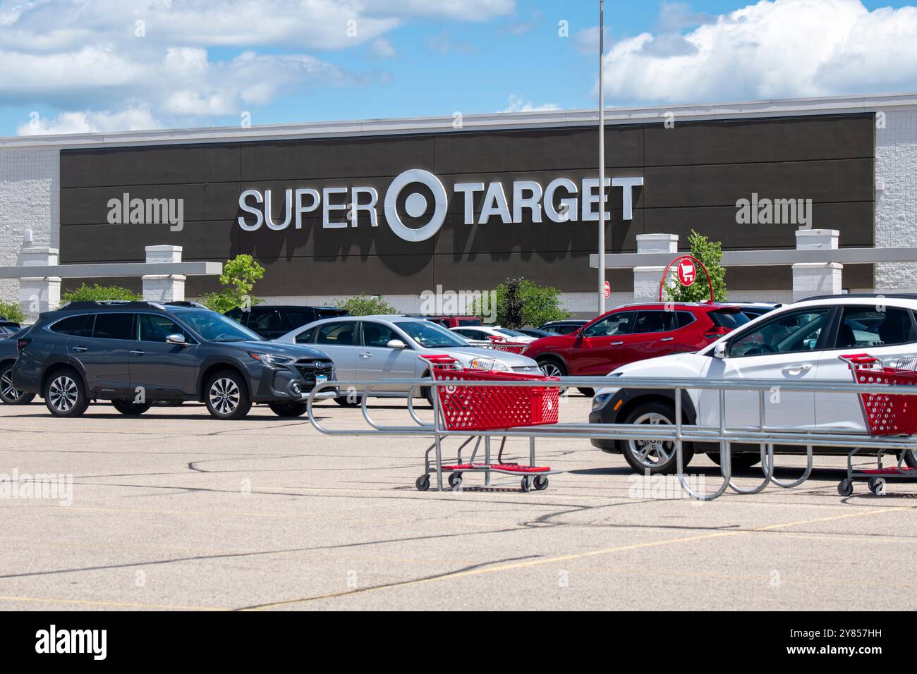 Shoreview, Minnesota. Logo du magasin Super Target. Banque D'Images