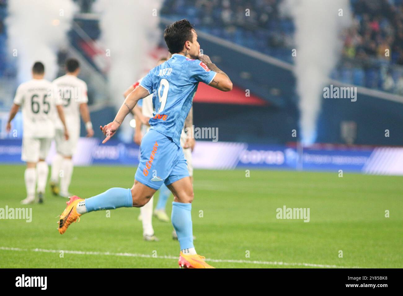 Saint-Pétersbourg, Russie. 02 octobre 2024. Artur Victor Guimaraes, connu sous le nom d'Artur (9) de Zenit célèbre après avoir marqué un but lors du match de la Coupe Fonbet de Russie entre Zenit Saint-Pétersbourg et Akron Tolyatti à Gazprom Arena. Score final ; Zenit 5:1 Akron. (Photo de Maksim Konstantinov/SOPA images/SIPA USA) crédit : SIPA USA/Alamy Live News Banque D'Images