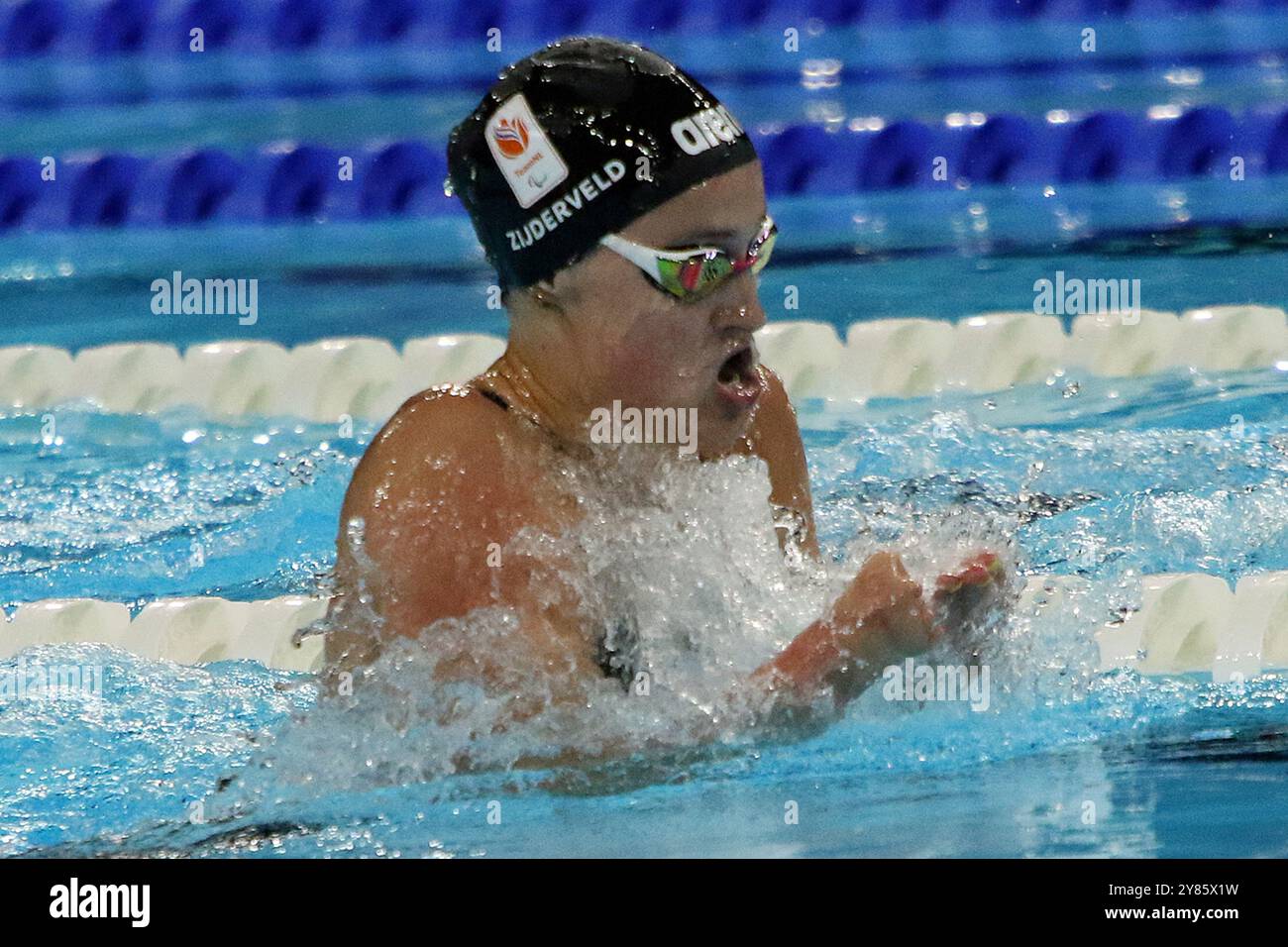 Chantalle ZIJDERVELD (SB9) des pays-Bas dans le para natation féminine 100m brasse - manches SB9 à la Défense Arena, Paris, France aux Jeux paralympiques de 2024. Banque D'Images