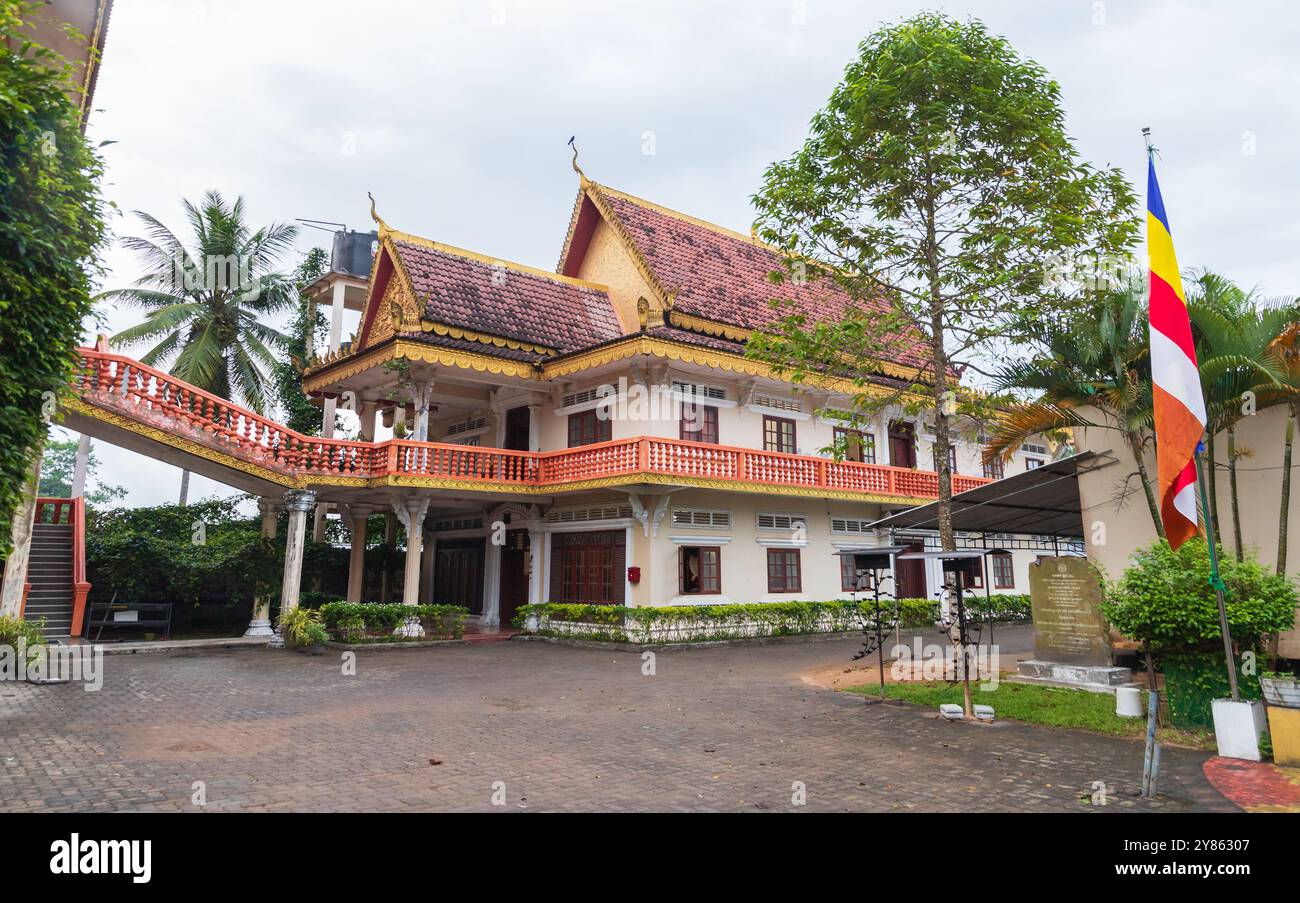 Colombo, Sri Lanka - 27 novembre 2021 : extérieur du Centre des étudiants bouddhistes cambodgiens, temple bouddhiste Banque D'Images