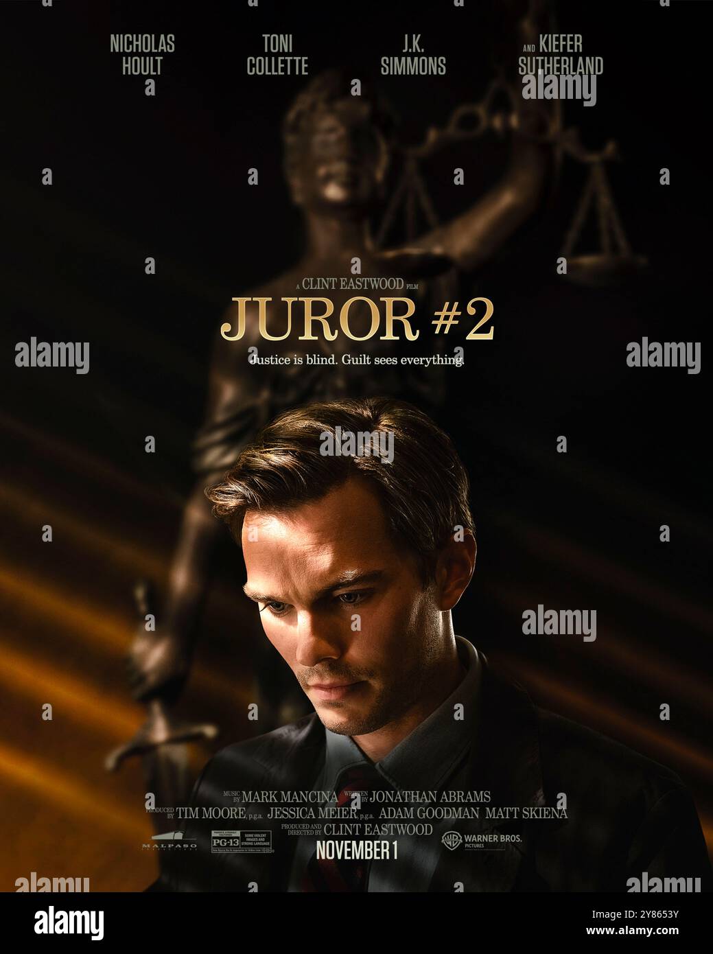 Juré #2 (2024) réalisé par Clint Eastwood et mettant en vedette Zoey Deutch, Nicholas Hoult et J.K. Simmons. Justin Kemp est confronté à un grave dilemme moral, devrait-il influencer le verdict du jury et potentiellement condamner ou libérer le mauvais tueur ? Affiche US One Sheet ***USAGE ÉDITORIAL SEULEMENT***. Crédit : BFA / Warner Bros Banque D'Images