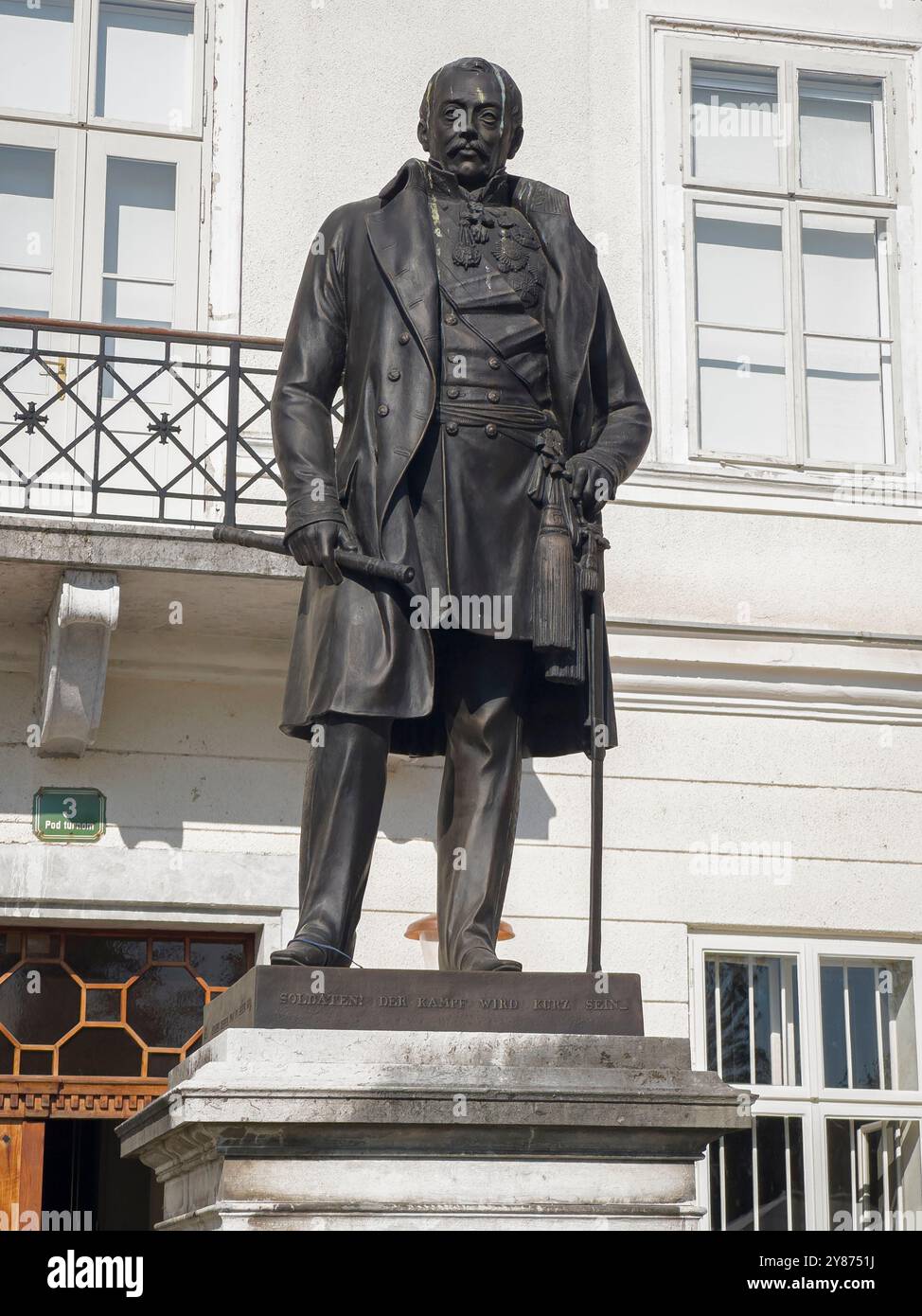 Statue du maréchal Joseph Radetzky von Radetz devant le château de Tivoli, parc municipal de Tivoli, Ljubljana, Slovénie, août 31, 2024. (CTK Phot Banque D'Images