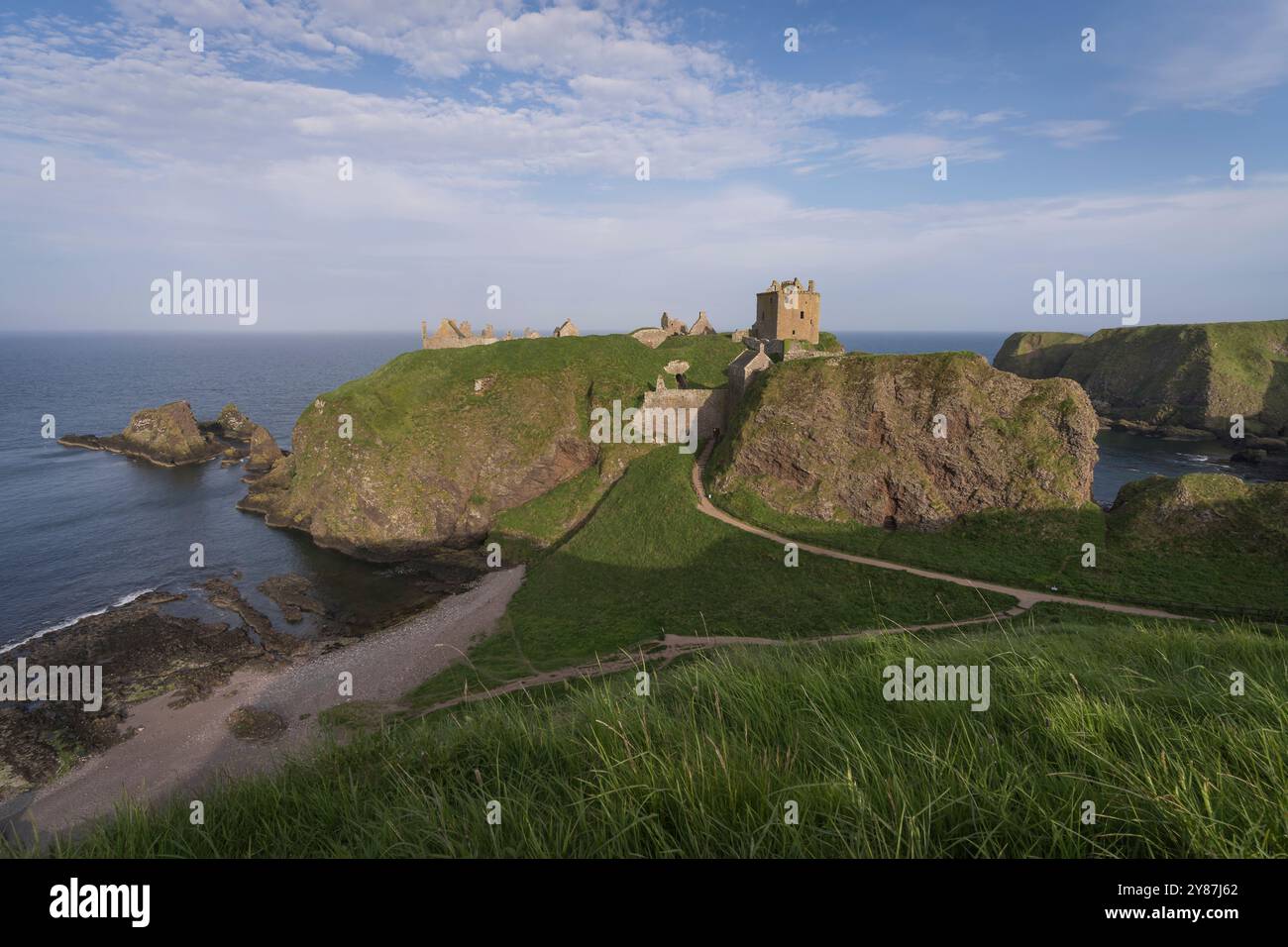 Ruines du château de Dunnotar sur la côte de la mer du nord. Banque D'Images