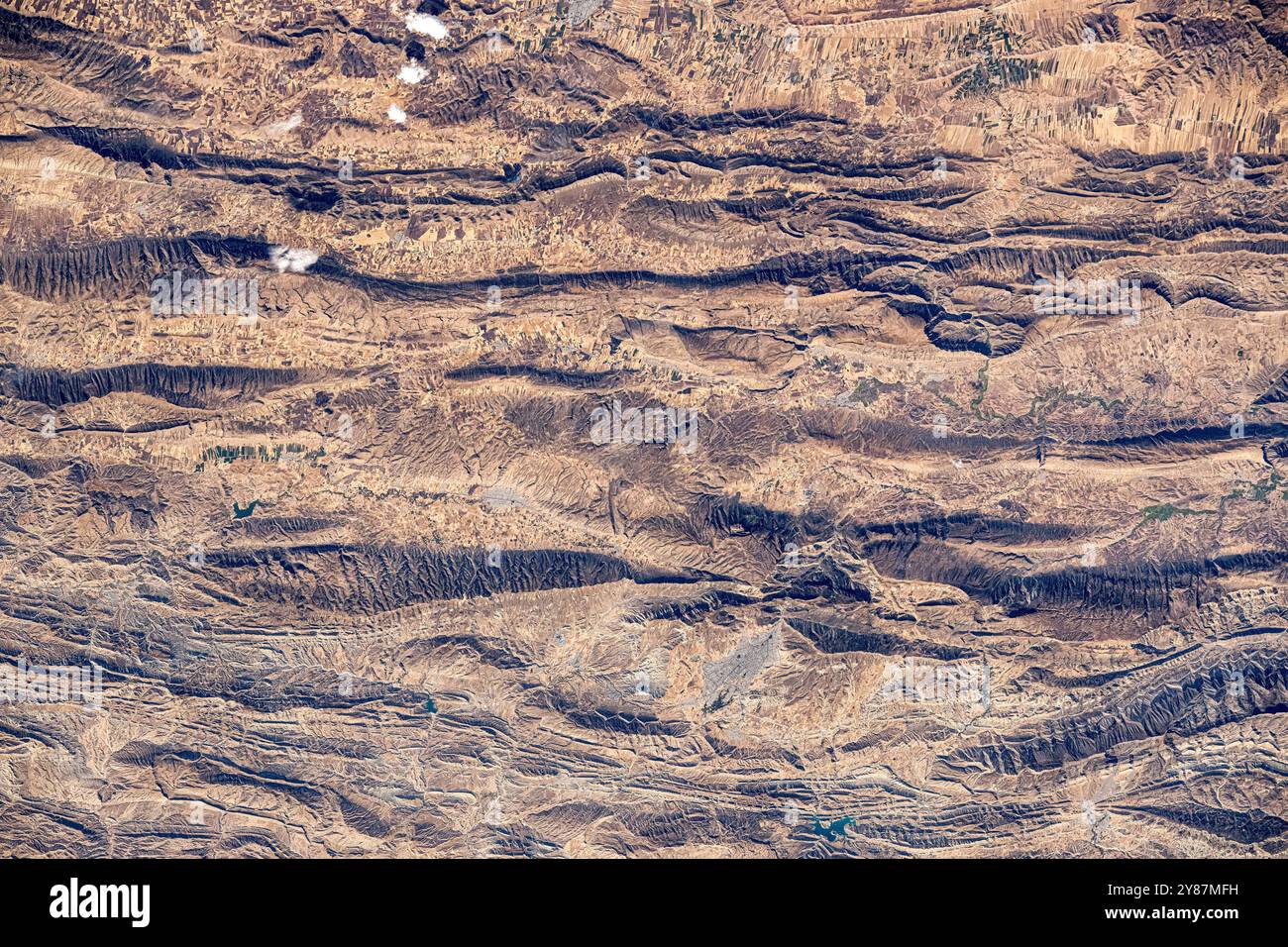 Caractéristiques terrestres dans la région d'Ilam, Iran. Amélioration numérique d'une image par la NASA Banque D'Images