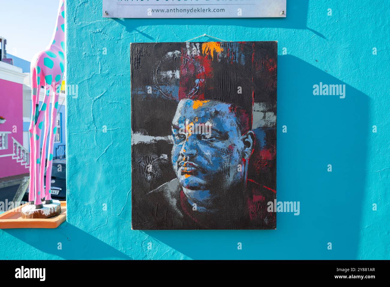Cape Town, Afrique du Sud - 31 août 2022 : magasin d'art à Bo-Kaap, un quartier du Cap anciennement connu sous le nom de Malay Quarter, connu pour ses couleurs vives Banque D'Images