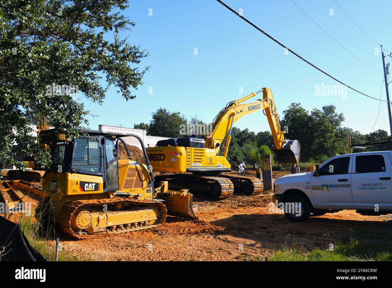 Excavatrice Kobelco SK350 LC sur un chantier de construction. Banque D'Images