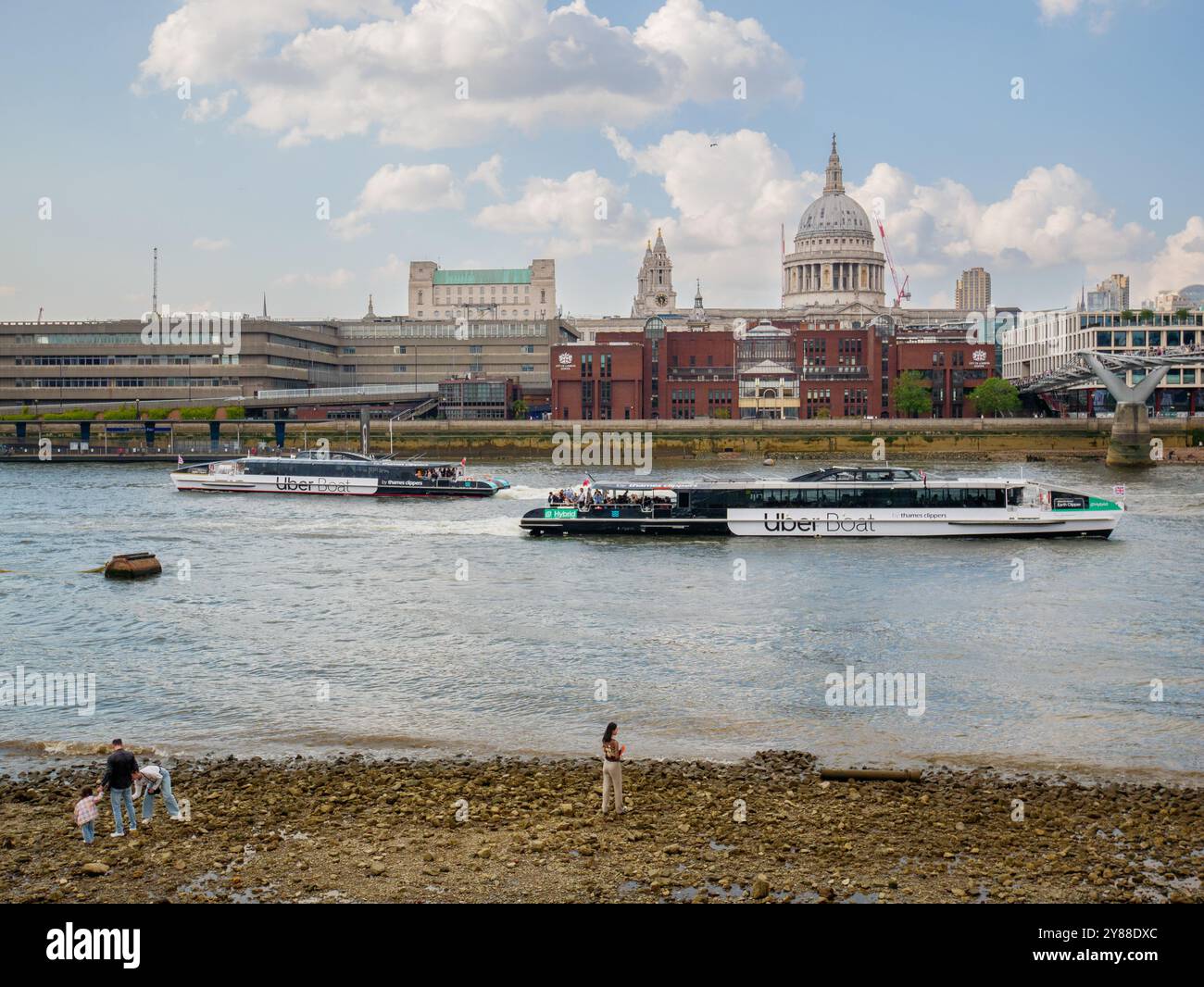 Uber Boats by Thames Clippers River Boats service sur la Tamise, Londres, Royaume-Uni Banque D'Images