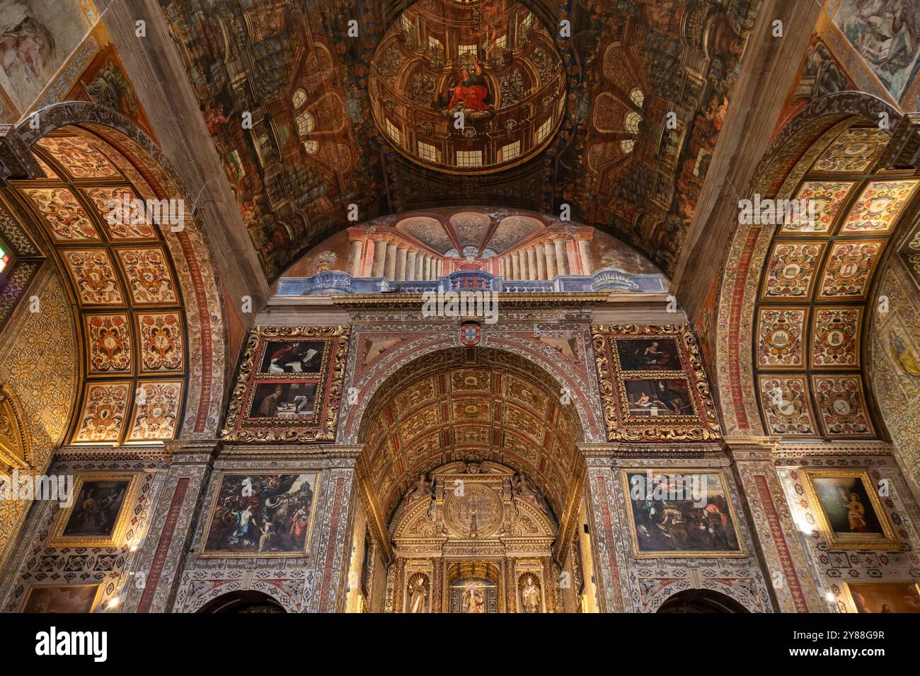 Intérieur de l'église jésuite - Igrejo do Colégio à Funchal. Banque D'Images