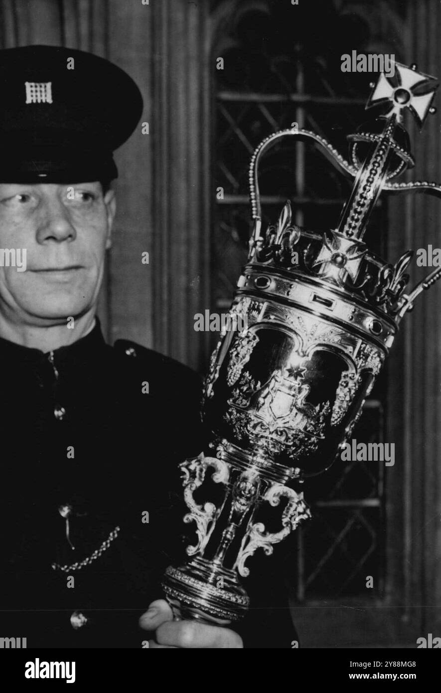 La masse du nouveau président pour l'Australie -- la masse du nouveau président qui sera un cadeau de la maison des communs à l'Australie, vue à la bibliothèque de la maison des communs, Londres, aujourd'hui 8 novembre. Une délégation de trois membres de la maison des communs quittera Londres par avion le 12 novembre pour l'Australie, où ils présenteront la masse du nouveau président à la chambre fédérale des représentants australienne. La masse sera un cadeau de la maison des communs. La Chambre des représentants australienne n'a jamais eu sa propre masse. Depuis la Fédération des états australiens il y a 50 ans, il a utilisé une masse empruntée Banque D'Images