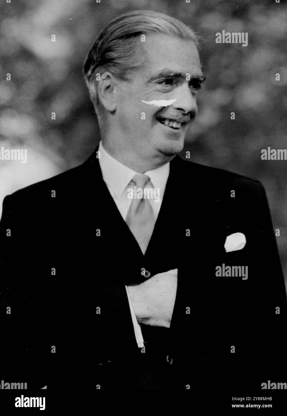 Sir Anthony Eden -- Un nouveau portrait de la RT. L'honorable Sir Anthony Eden, le premier ministre, d'humeur joviale. 01 octobre 1955. (Photo Fox photo). Banque D'Images