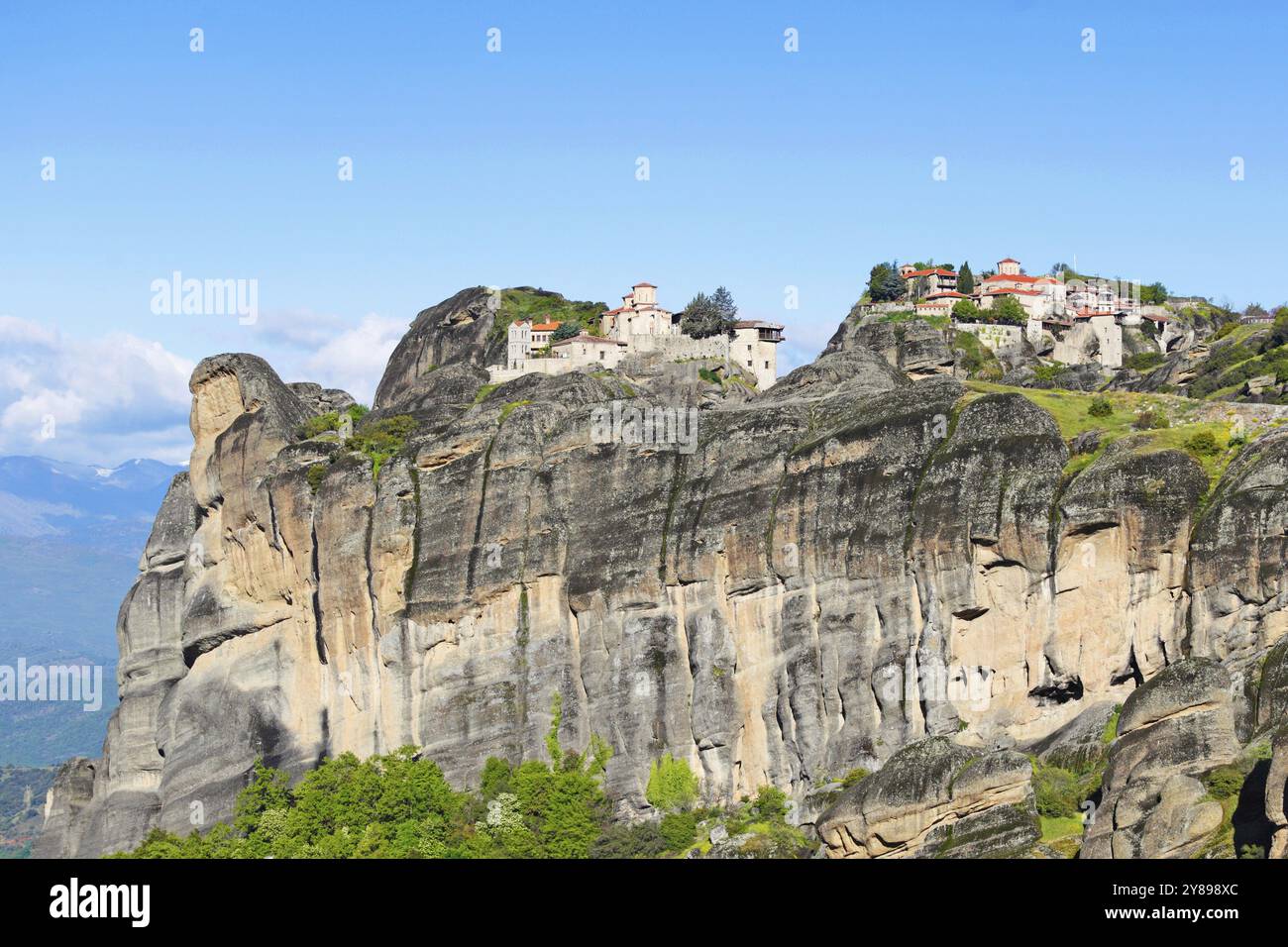 Le monastère du Grand Météoron (Megalo Meteoro) et le monastère de Varlaam dans le complexe du monastère des Météores en Grèce Banque D'Images
