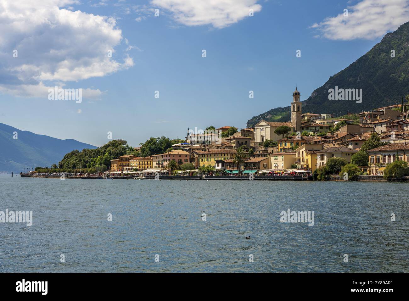 Vue de la vieille ville de Limone sul Garda sur le lac de Garde en Italie Banque D'Images