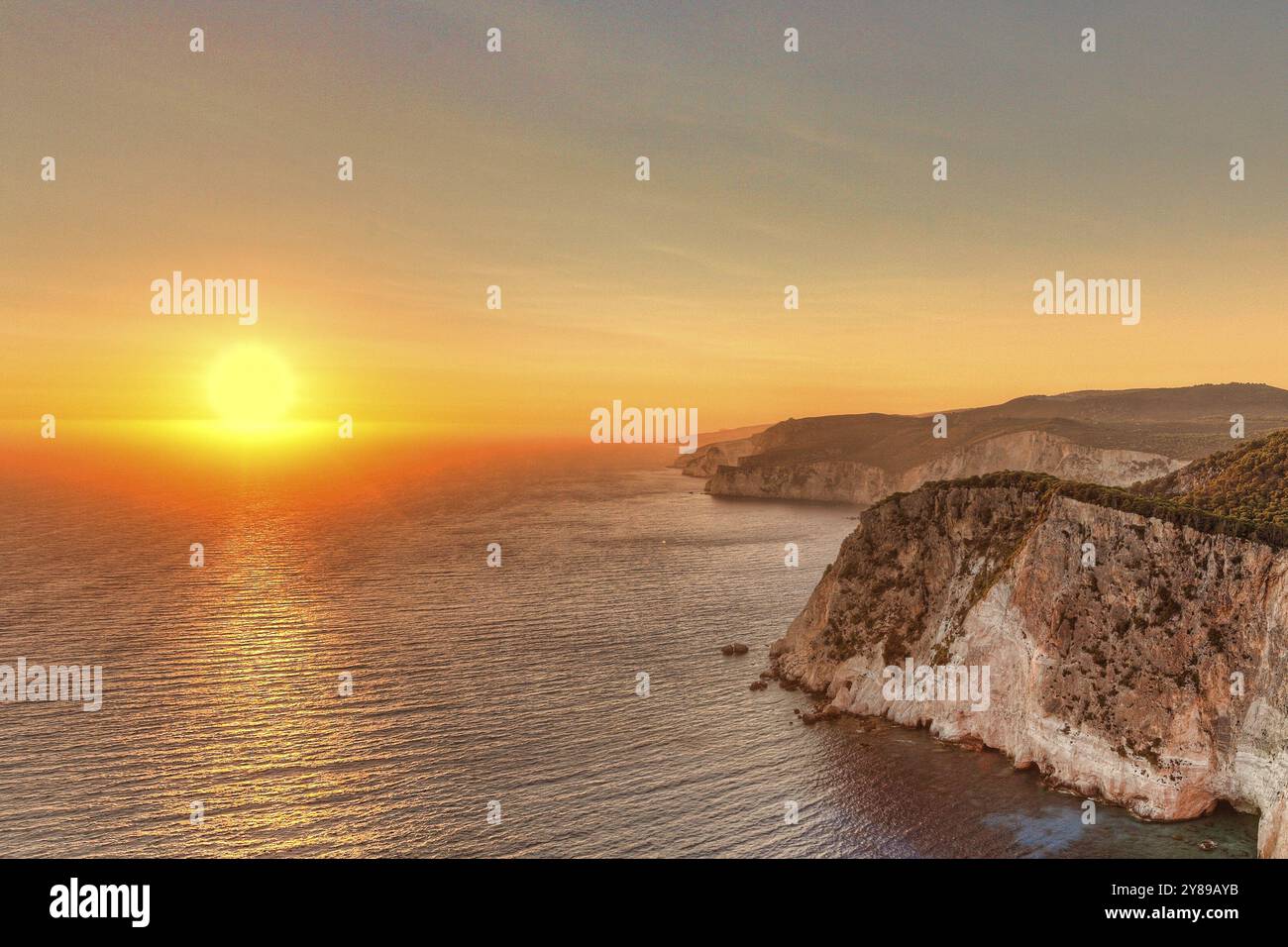 Le célèbre coucher de soleil à Keri sur l'île de Zakynthos, Grèce, Europe Banque D'Images