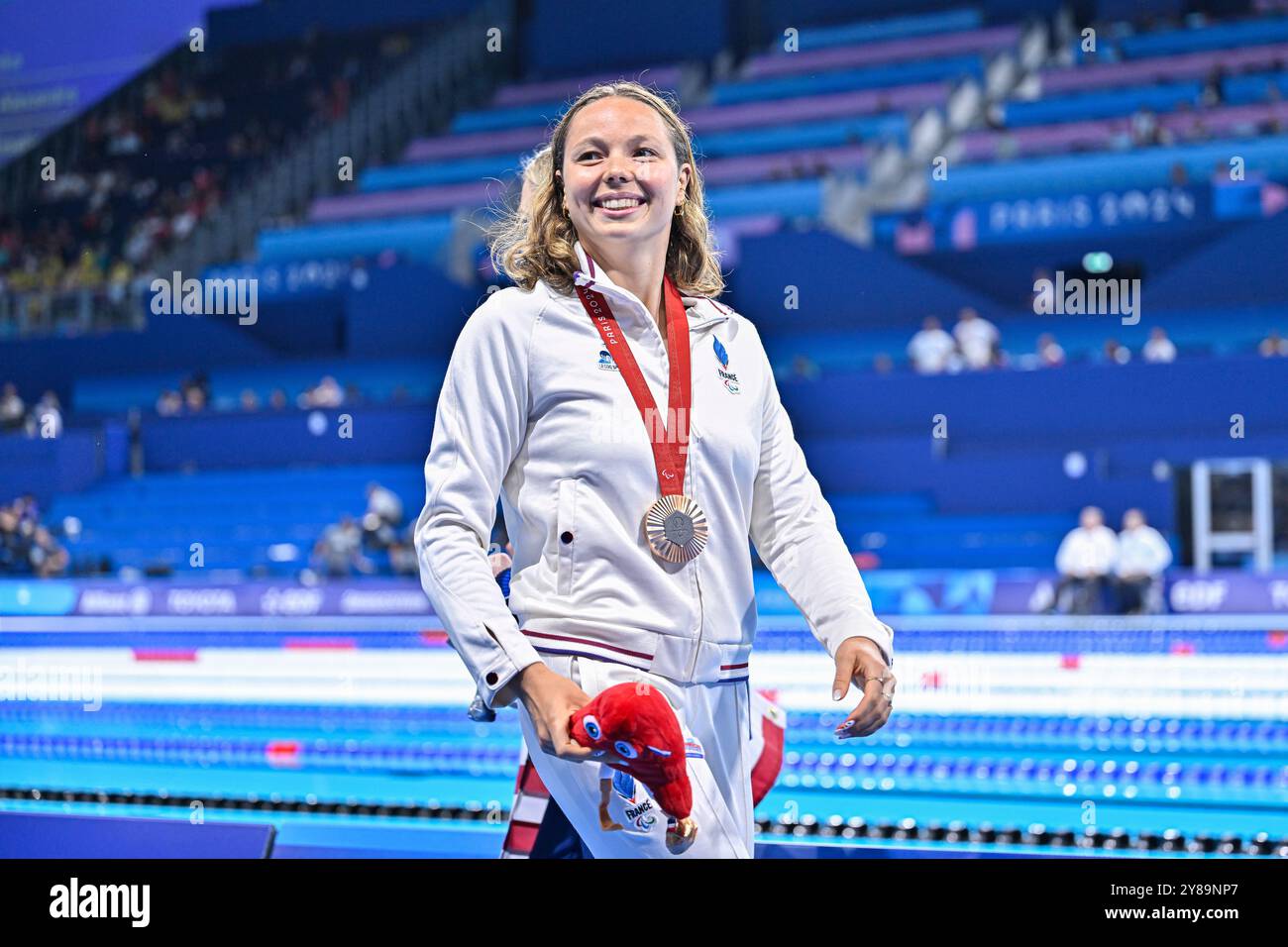 Emeline Pierre lors de l’épreuve de natation des Jeux Paralympiques de Paris 2024 à la Défense Arena à Paris, France, le 6 septembre 2024. Crédit : Victor Joly/Alamy Live News Banque D'Images