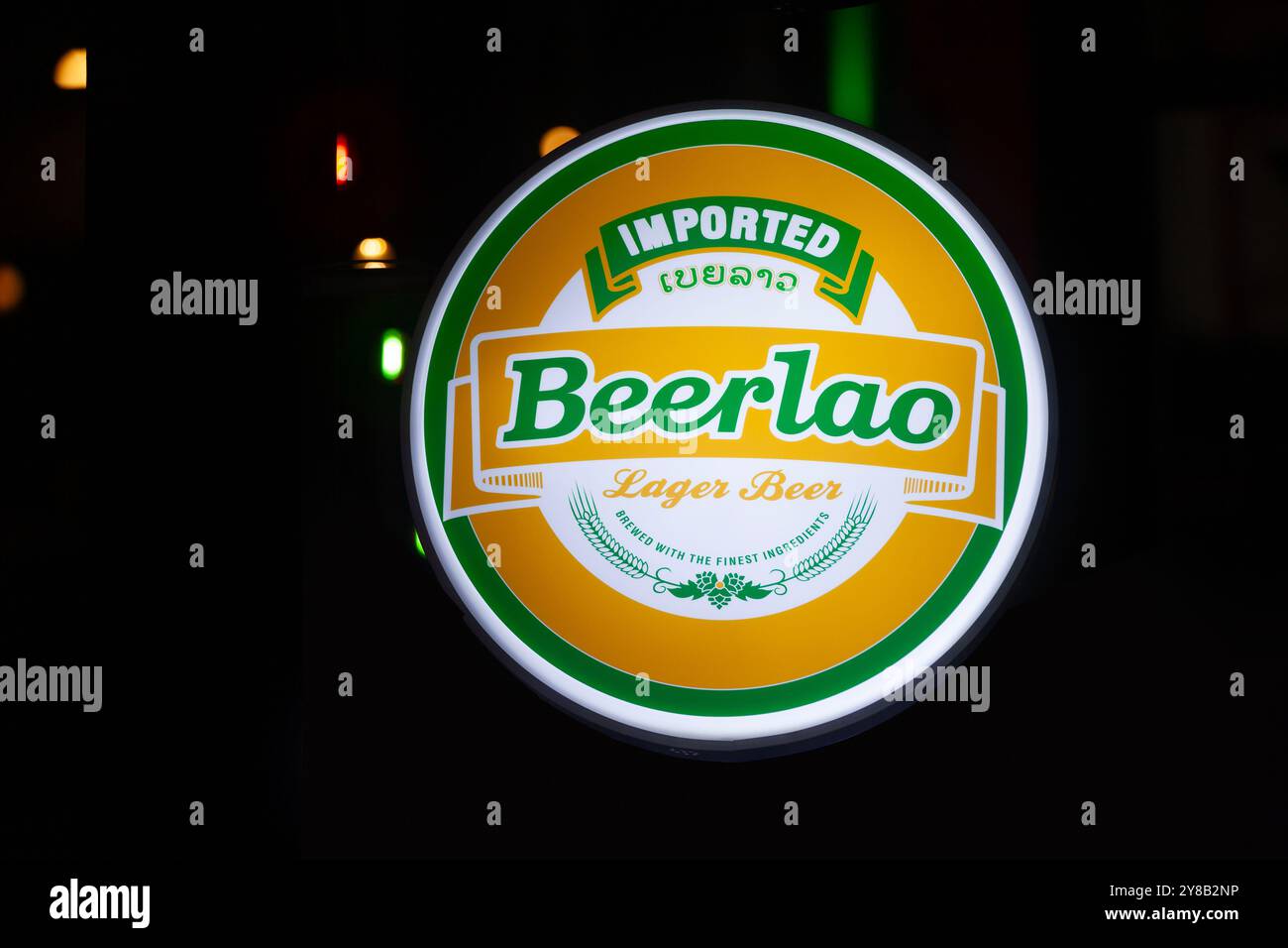 Pattaya, Thaïlande - 03 octobre 2024 : signe de Beerlao, une bière lager produite par la Lao Brewery Company (LBC) de Vientiane, Laos Banque D'Images