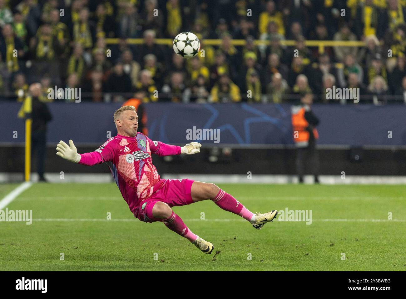 Dortmund, Deutschland. 1er octobre 2024. Kasper Schmeichel (Celtic Glasgow, 1) UEFA Champions League : Borussia Dortmund - Celtic Glasgow ; signal Iduna Park, Dortmund ; 01.10.2024 crédit : dpa/Alamy Live News Banque D'Images