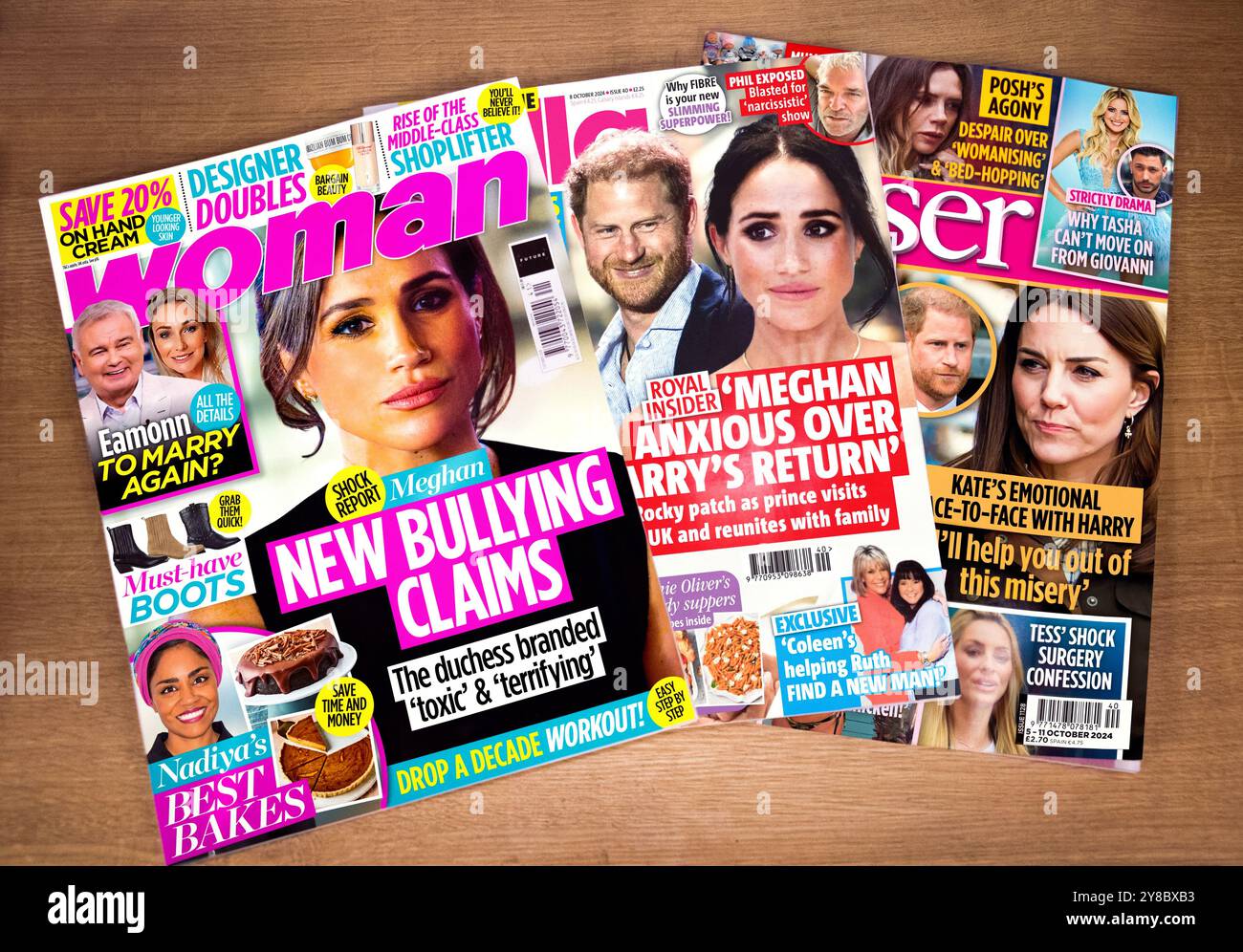 SAR les membres de la famille royale britannique le prince Harry, Meghan Markle et la princesse de Galles Kate Middleton figurent sur les couvertures de magazines de potins de célébrités. Banque D'Images