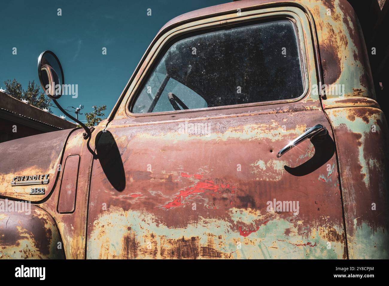 Peinture décolorée sur le côté d'un vieux camion antique, Nouveau Mexique, USA Banque D'Images