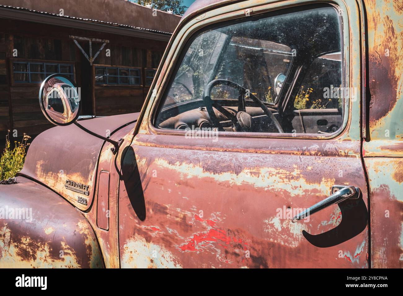 Peinture décolorée sur le côté d'un vieux camion antique, Nouveau Mexique, USA Banque D'Images