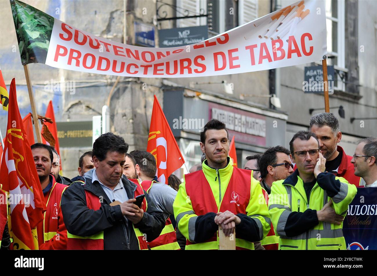 Les employés DE SEITA manifestent contre la fermeture du tissu de cigarettes, Rioms, Puy-de-Dôme, région Auvergne-Rhône-Alpes, France Banque D'Images