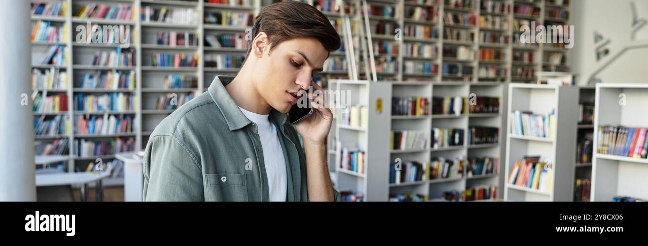 Étudiant dévoué étudiant dur, retour à l'école. Banque D'Images