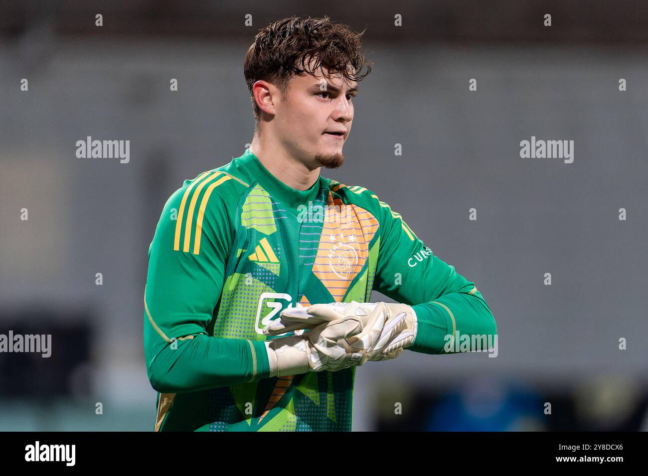 Helmond, pays-Bas. 04 octobre 2024. HELMOND, PAYS-BAS - 4 OCTOBRE : Charlie Setford de l'Ajax U23 lors du match néerlandais Keuken Kampioen Divisie entre Helmond Sport et Jong Ajax au Lavans Stadion le 4 octobre 2024 à Helmond, pays-Bas. (Photo de Joris Verwijst/Orange Pictures) crédit : Orange pics BV/Alamy Live News Banque D'Images