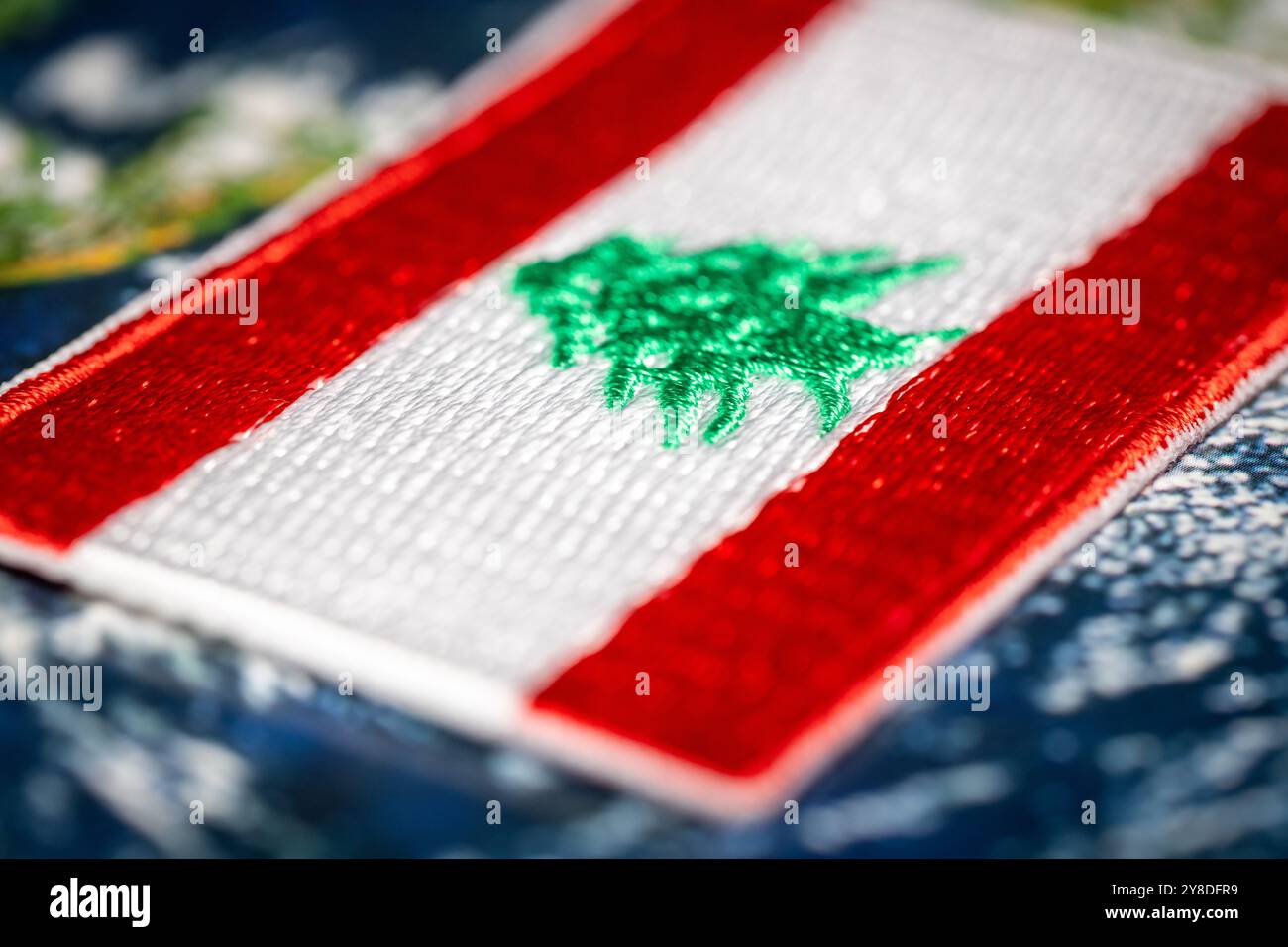 Drapeau brodé du Liban. Symbole du pays. Pays du moyen-Orient Banque D'Images