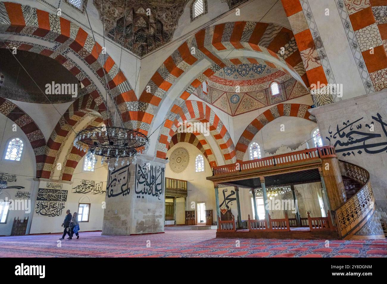 Edirne, Turquie - 1er octobre 2024 : la vieille mosquée, également connue sous le nom de Grande mosquée, est une mosquée ottomane du début du XVe siècle située à Edirne, en Turquie. Banque D'Images