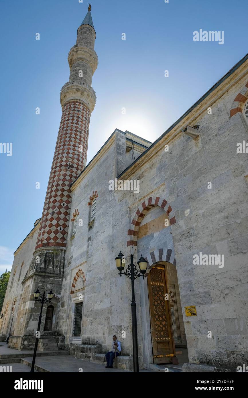 Edirne, Turquie - 3 octobre 2024 : la mosquée UC Serefeli ou mosquée des trois balcons à Edirne, Turquie. Banque D'Images Edirne, Turquie - 3 octobre 2024 : la mosquée UC Serefeli ou mosquée des trois balcons à Edirne, Turquie. Banque D'Images