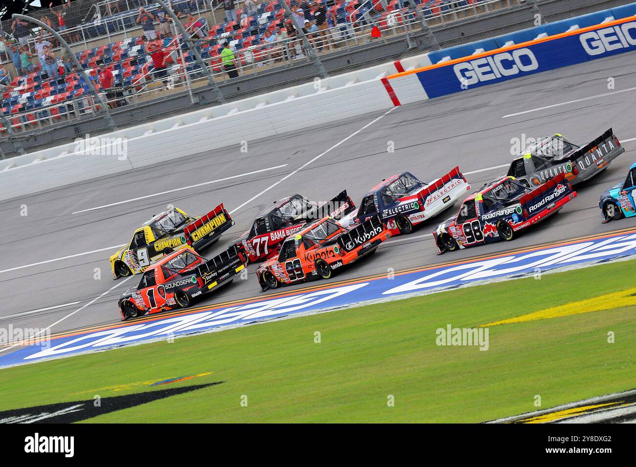 TALLADEGA, AL - OCTOBER 04: Grant Enfinger (#9 CR7 Motorsports Champion Power Equipment Chevrolet) leads during the NASCAR Craftsman Truck Series Love's RV Stop 225 race on October 4, 2024 at the Talladega Superspeedway in Talladega, Alabama. (Photo by David J. Griffin/Icon Sportswire) (Icon Sportswire via AP Images) Banque D'Images