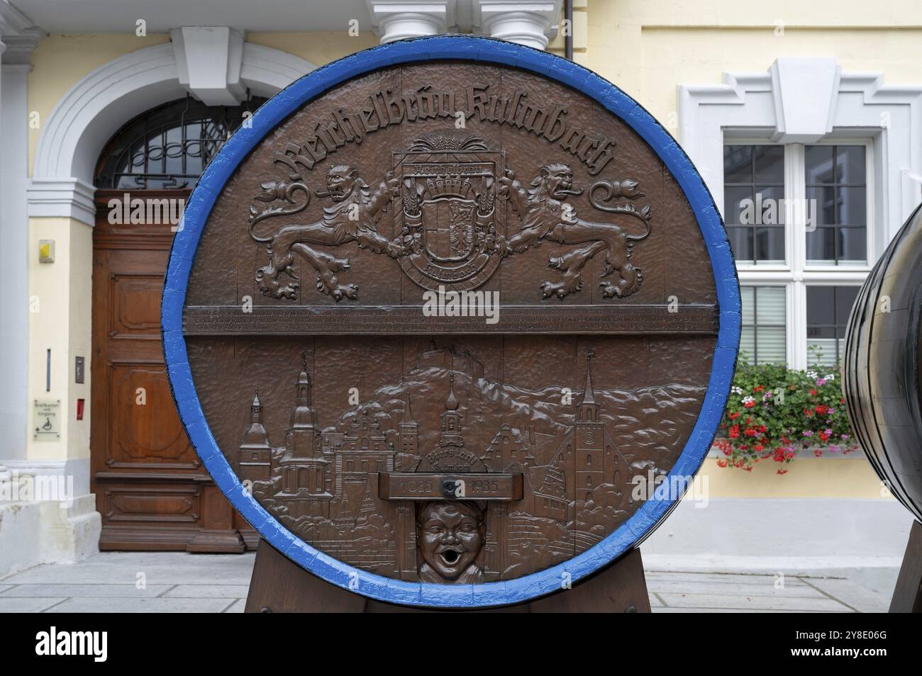 Fût de bière de la brasserie Reichelbrau Kulmbach devant la mairie pendant la semaine de la bière de Kulmbach, Kulmbach, haute-Franconie, Bavière, Allemagne, EUR Banque D'Images