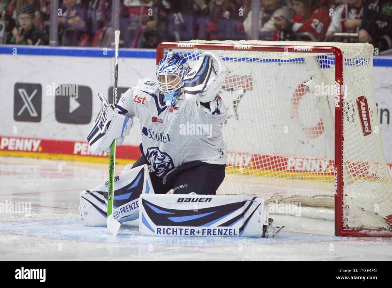 LanxessArena, Cologne, Rhénanie du Nord-Westphalie, Florian Bugl (Straubing Tigers, #1), PENNY DEL, Koelner haie- Staubing Tigers on 03.10.2024 at the Lanx Banque D'Images