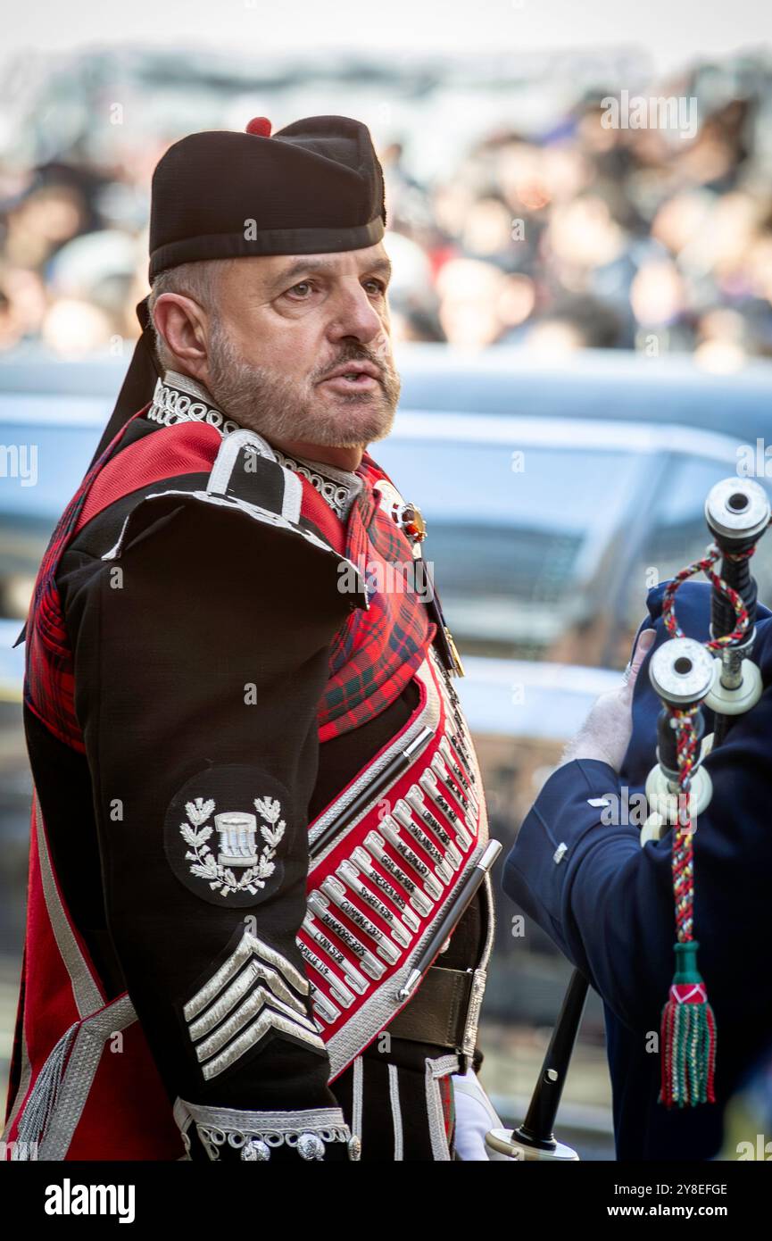 Pipe Major dirigeant le Toronto police Pipe Band lors d'une cérémonie Banque D'Images