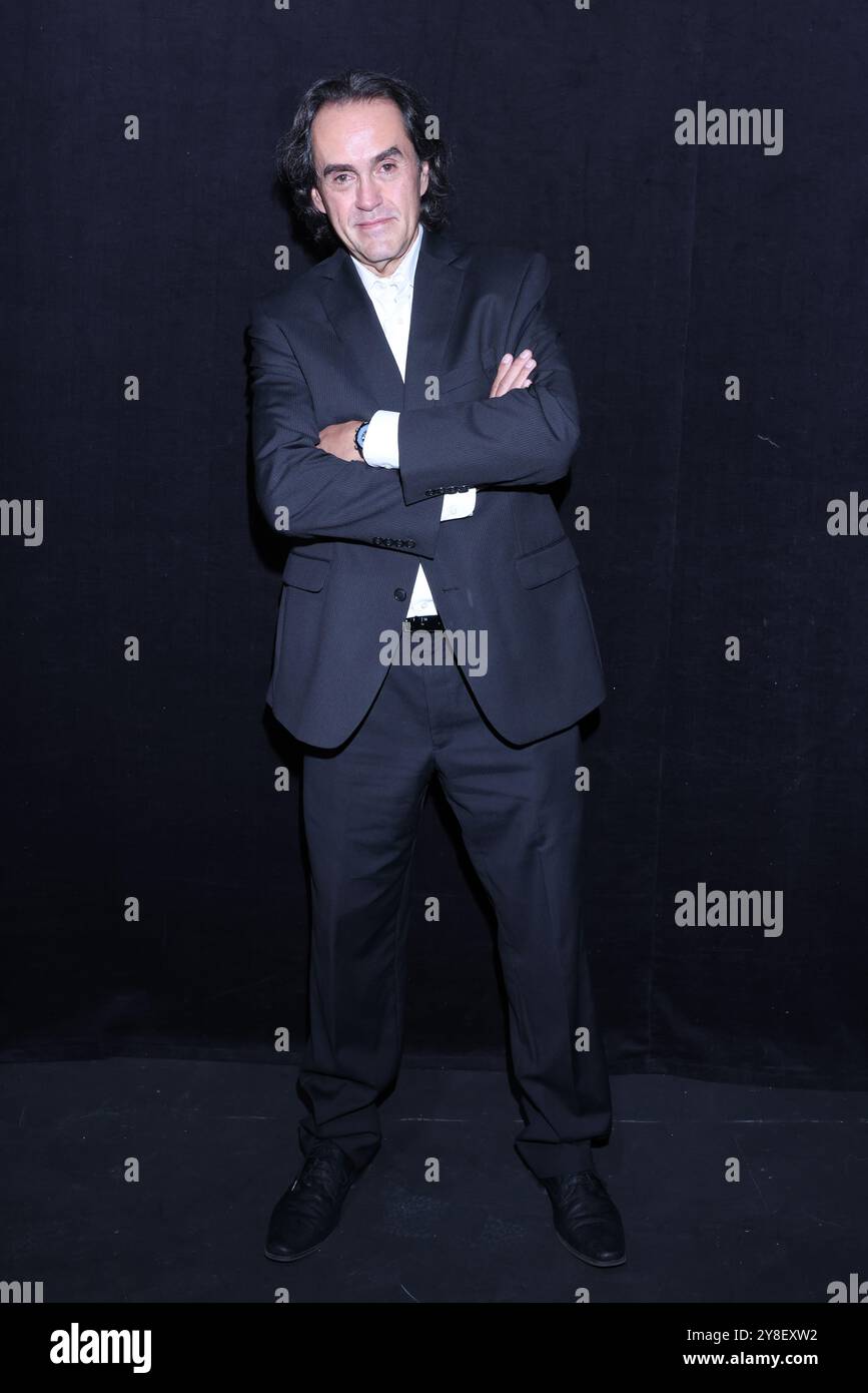 Mexico, Mexique. 04 octobre 2024. Rafael Perrin pose pour des photos lors de la conférence de presse "El Sotano" au Teatro Fernando Soler. Le 4 octobre 2024 à Mexico, Mexique. (Photo de Yamak Perea/ Credit : Eyepix Group/Alamy Live News Banque D'Images