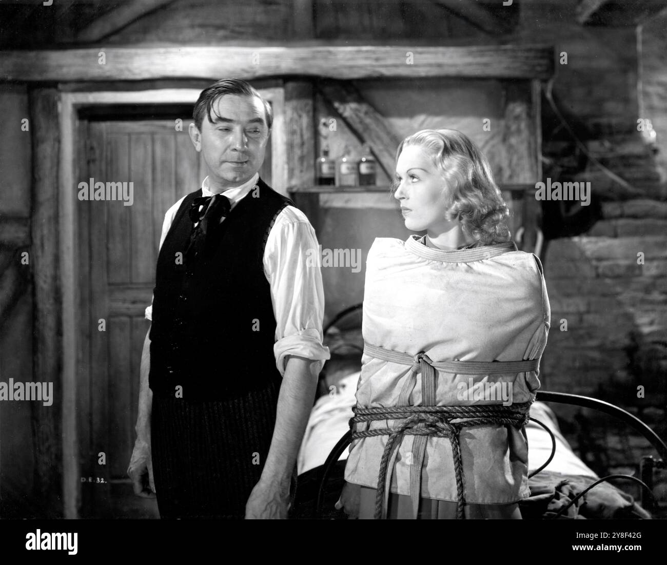 BELA LUGOSI et GRETA GYNT dans LES YEUX NOIRS DE LONDRES (Royaume-Uni) / LE MONSTRE HUMAIN (États-Unis) 1939 réalisateur WALTER SUMMERS roman Edgar Wallace direction artistique Duncan Sutherland John Argyle Productions / Pathe Pictures Ltd. Banque D'Images