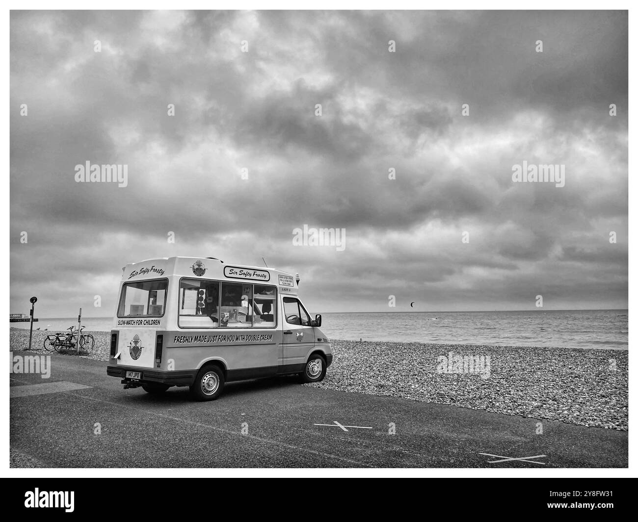 Fourgonnette de crème glacée, Worthing Beach, West Sussex, Royaume-Uni Banque D'Images