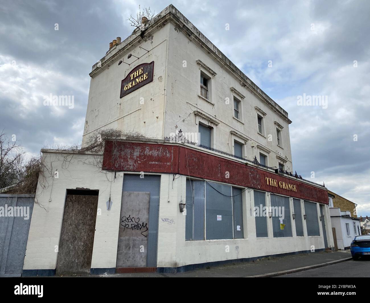 Abandonné Boarded Up pub, Thornton Heath, Surrey, Royaume-Uni - Image de stock capturée avec un smartphone