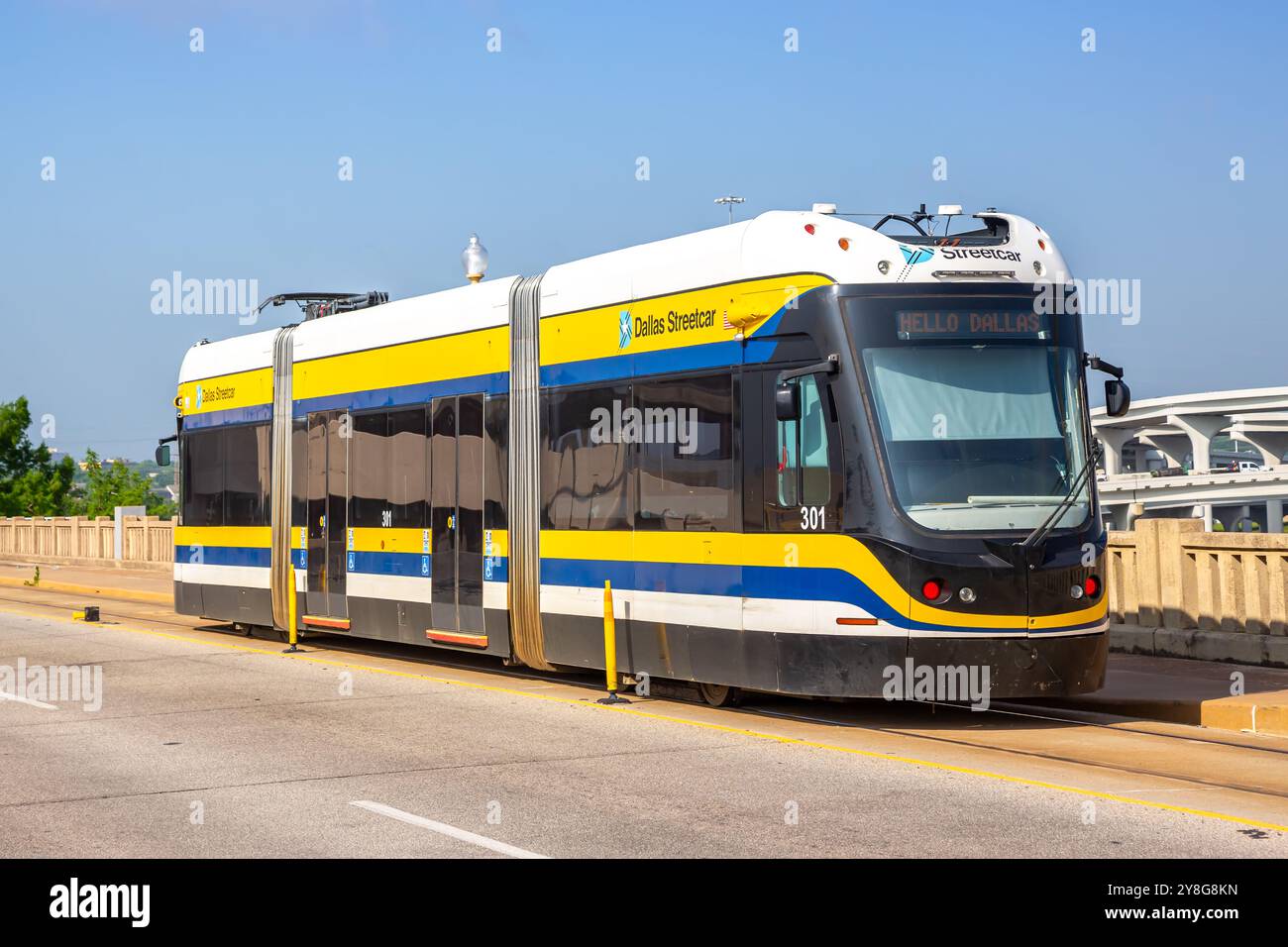 Dallas, États-Unis - 5 mai 2023: Tramway de Dallas transport public à Dallas, États-Unis. Banque D'Images