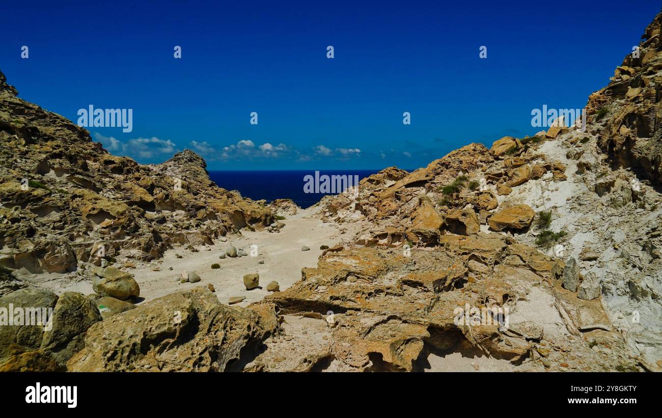 Le chemin de l'oasis de protection de la faune de Carloforte, île de San Pietro, Sardaigne, Italie Banque D'Images