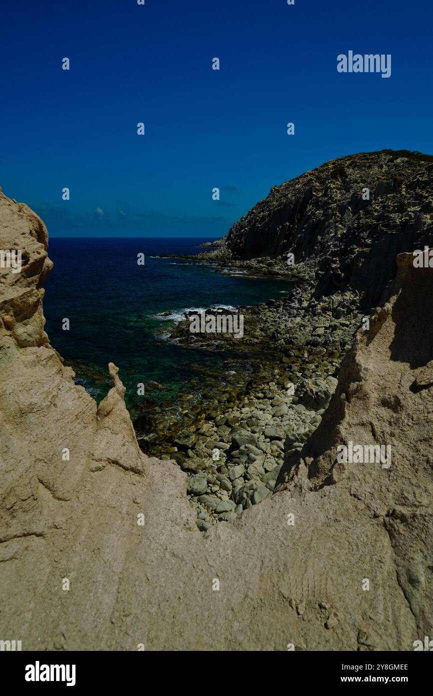 Le chemin de l'oasis de protection de la faune de Carloforte, île de San Pietro, Sardaigne, Italie Banque D'Images