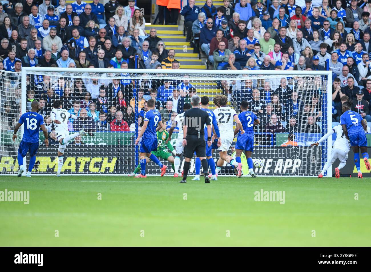 Evanilson de Bournemouth marque pour le faire 1-1, mais est exclu pour hors-jeu lors du match de premier League Leicester City vs Bournemouth au King Power Stadium, Leicester, Royaume-Uni, le 5 octobre 2024 (photo de Craig Thomas/News images) Banque D'Images