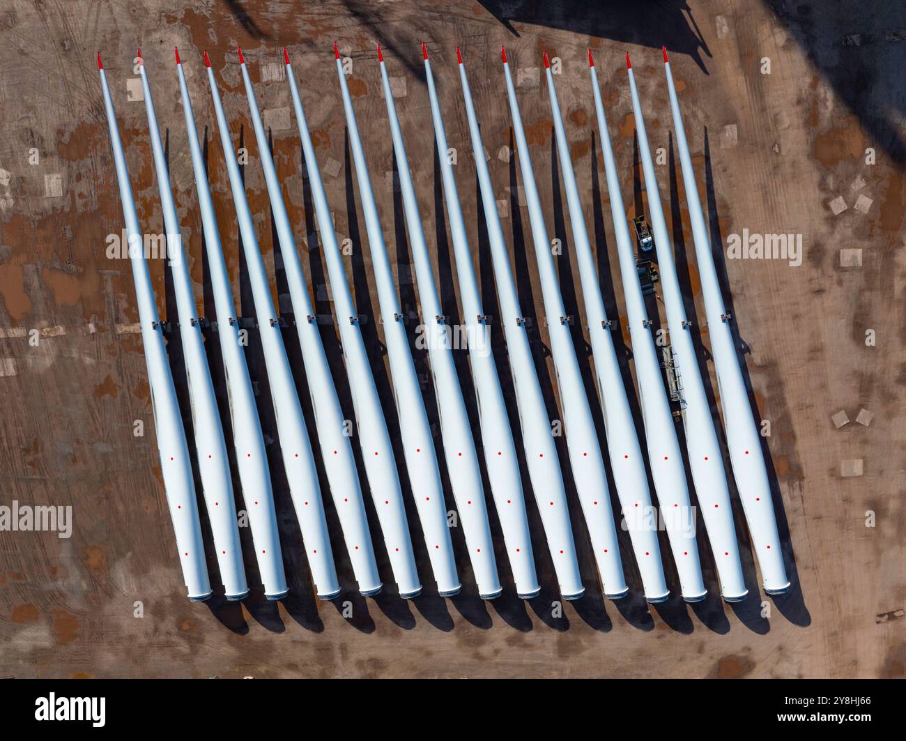 Vue aérienne depuis un drone de pales d'éoliennes offshore à Nigg Energy Park , Nigg, Ross et Cromarty, Scottish Highlands, Écosse, ROYAUME-UNI Banque D'Images Vue aérienne depuis un drone de pales d'éoliennes offshore à Nigg Energy Park , Nigg, Ross et Cromarty, Scottish Highlands, Écosse, ROYAUME-UNI Banque D'Images